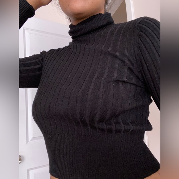 Crop top long sleevesš¤ - Picture 1 of 8